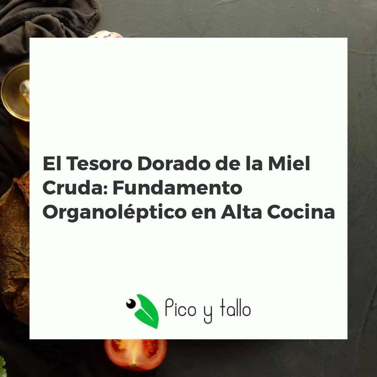 Miel cruda artesanal goteando sobre un plato gourmet, destacando su textura y color dorado en un entorno de alta cocina